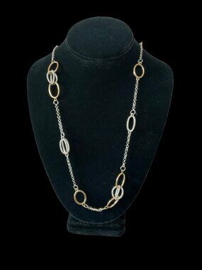 👗5/$25  - Two Tone Oval Accent Necklace